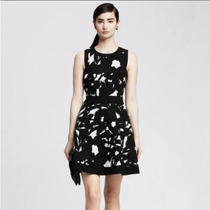 Banana Republic Woven Fit And Flare Black And White Printed Dress Size 8
